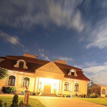 Bed and Breakfast Prestige Wierzchowisko Exterior foto